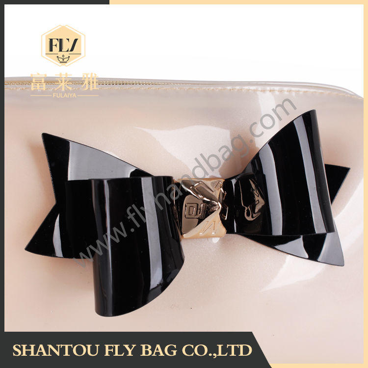 FLY1-00223-05.jpg